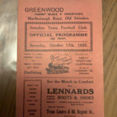 1925 - 1926 Swindon Town v Crystal Palace Football Programme: Excellent condition programme with no team changes. Division 3 South match.