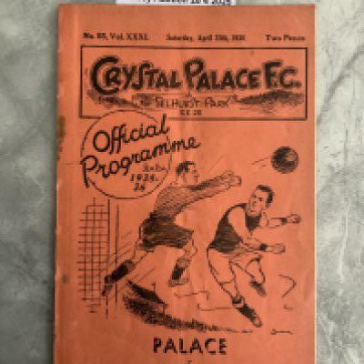 35/36 Crystal Palace v Bristol City Football Programme: Very good condition Division Three programme with no team changes. Inside of spine has a repair.