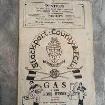 37/38 Stockport County v Sheffield United Football Programme: Fair/good condition Division Three programme with no team changes. Rusty staples holding firm.