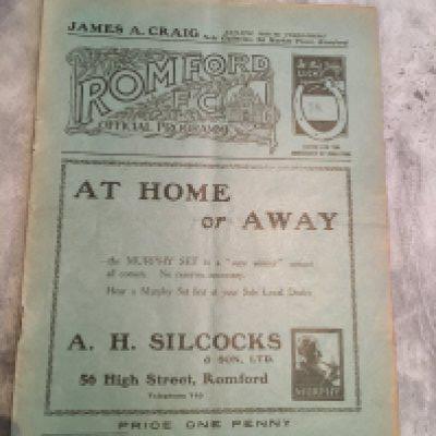 35/36 Romford v Bromley Football Programme: Excellent condition Athenian League programme with no team changes.