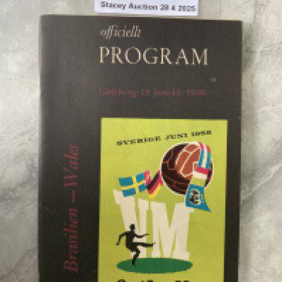1958 Wales v Brazil World Cup Football Programme: Excellent condition 88 page programme with no team changes. Some great names playing including Pele Garrincha Allchurch and Charles.