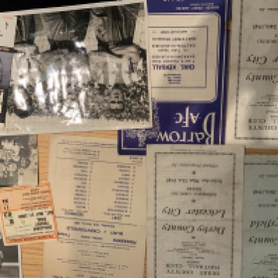 Football Programmes + Memorabilia: 44/45 Derby v Huddersfield + Leicester 24/2 + 31/3. C/W 1993 Bowe v Holyfield Boxing ticket and a Derby County postcard from 1906/07.