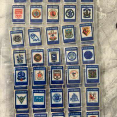 Swizzels Full Set Of Marlow Soccer Shields: All 68 club badges produced in the 1986/87 season. Excellent condition with advert, wrapper and full list of the numbered cards. (68)
