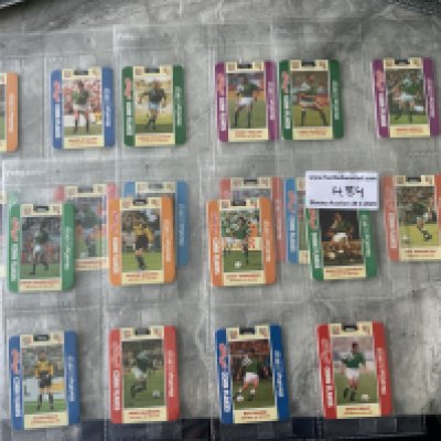 Kelloggs 1994 World Cup Republic Of Ireland Football Cards: Unopened complete set of 20 cards of the Eire players in mint condition. (20)