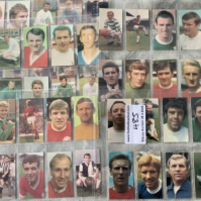 1970 Hornet Complete World Cup Stars Football Cards: Presented with the Hornet a complete set of 72 cards in excellent condition. (72)