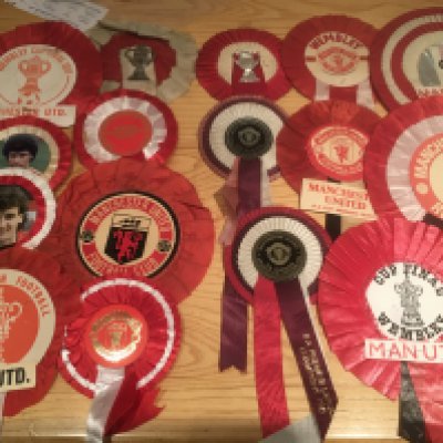 Manchester United Football Rosettes: From the 60s up to 1993 in excellent condition. (16)