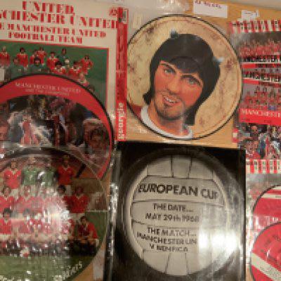 Manchester United Vinyl Record Collection: 7 x 7 inch singles and 5 Lps. Includes 1968 ECF commentary and picture discs of teams groups and George Best. (12)