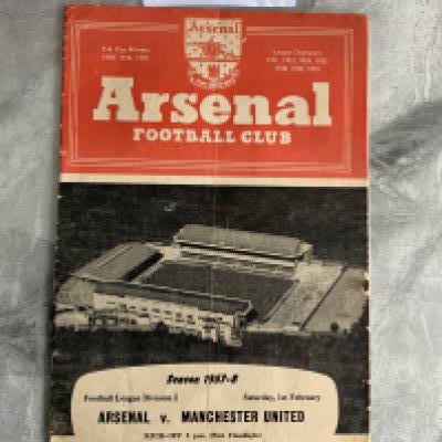 57/58 Arsenal v Manchester United Football Programme: Infamous last match in England before the Munich Tragedy sadly killing many of the Busby Babes. On a happier note thought to be the most exciting match at Highbury a 4-5 win for the Babes. No writing but only in fair condition due to a couple of tiny nicks to edge and a fold. Instructions to sell.
