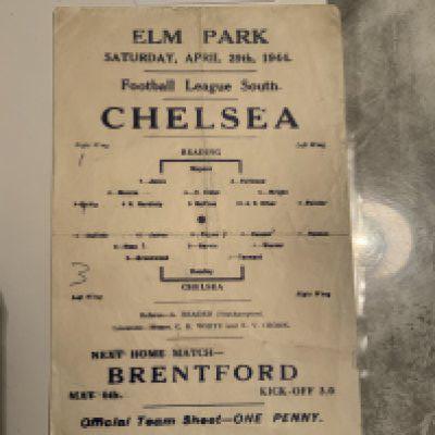 43/44 Reading v Chelsea Football Programme: Single sheet dated 29 4 1944 with blank rear. No team changes but score and scorers noted. Please note this is a Chelsea home match moved at last minute to Elm Park.