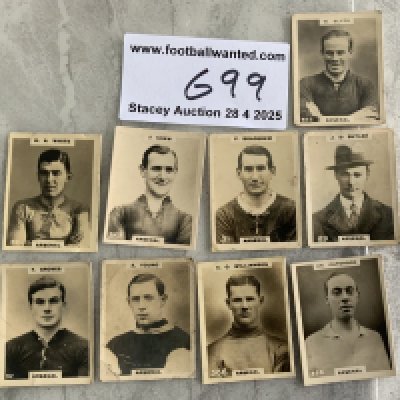 Arsenal 1920 - 1921 Pinnace Football Cards: 9 cards in mainly good condition from the set to include Young and Shaw. (9)