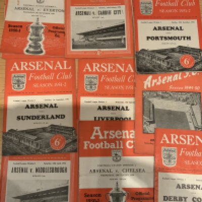 1950s Arsenal Home Football Programmes: Whilst in good condition half have the score to cover. A few earlier and later but mainly 50s with full list online, Instructions to sell. (73) .