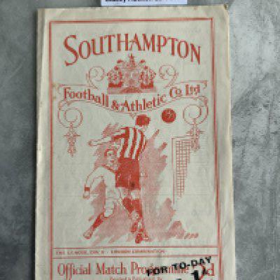 36/37 Southampton Reserves v West Ham Football Programme: Very good condition London Combination programme with no team changes.