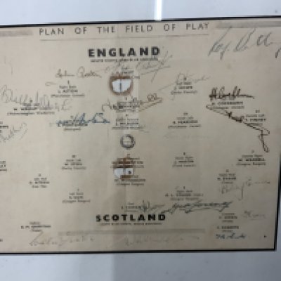 1949 England Football Team Autographs: Team page for match v Scotland signed by 10 England players and 7 Scottish players. Includes Wright Mortensen Matthews Finney of England and Young of Scotland.