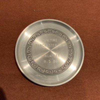 85/86 Singapore v Manchester United Football Medal: 3 inch round pewter medal with match details and dated 11 5 1986. Awarded to a Manchester United player who participated in the match.