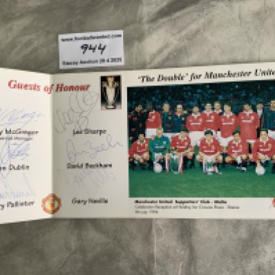 1994 Manchester United Double Team Signed Rare Card: Nice card featuring the double winners for an event by the Maltese Supporters Club in Silema on 9 7 1994. The 6 guests of honour have all signed next to their name. They include Beckham Sharpe Dublin Pallister and G Neville along with the commercial manager.