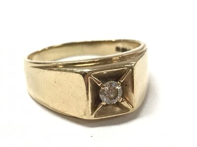 A 9ct gold gents solitaire diamond ring, size U, 5.4g