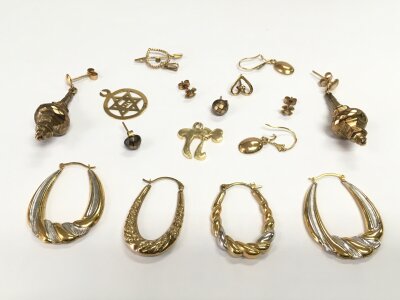 A mixed collection of 9ct gold earrings, approx total weight 12.6g.