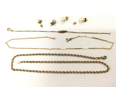 Two 9ct gold chains, pearl earrings etc.