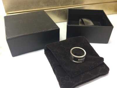 A boxed Gucci silver ring, size P