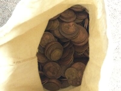 Over 7.5kilos of copper pennies and half pennies
