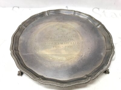 A large silver tray, 30cm wide. 835g