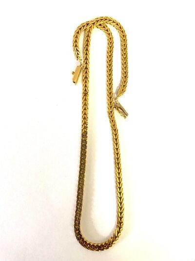 A 9ct gold wishbone design chain necklace, 41.5cm
