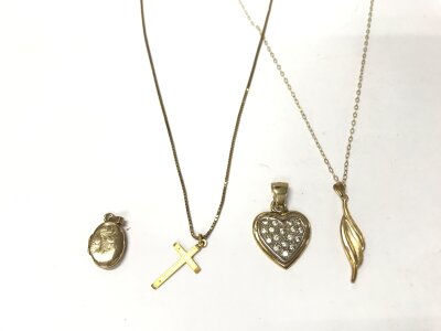 Collection of assorted 9ct gold chains and pendants.
9.30g total.