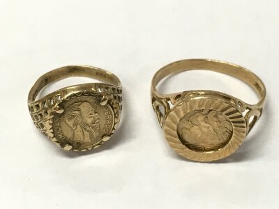 Two 9 carat gold coin rings. Size G and P. 5g