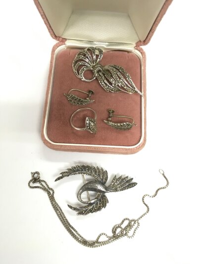 A small collection of silver and marcasite jewellery.