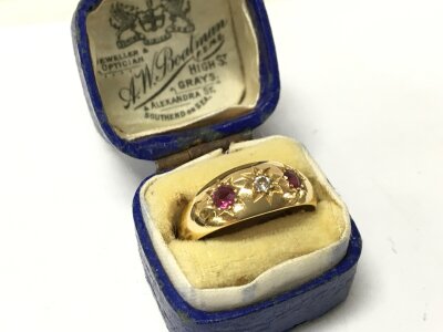 An 18ct gold Edwardian ruby and diamond. 3.9g total weight. Size Q.
