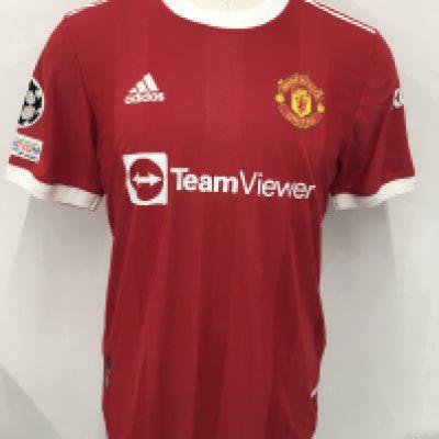 Telles 2021 - 2022 Manchester United Match Issued Football Shirt: Red shirt with Telles number 27 to rear. Short sleeves with UEFA Foundation badging. Signed to rear by Alex Telles and issued for the match v Villarreal at home. Provided by Adidas during covid for the purpose of player swaps. All players got a size 8. COA from reputable source.