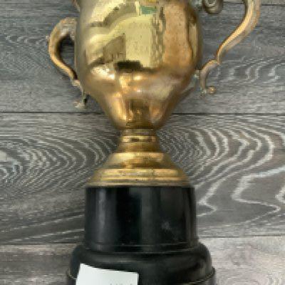 Manchester United Supporters Club Footballer Of The Year Football Trophy: 38cm high trophy to unknown recipient which states Manchester United Supporters Club Wellingborough Branch Player Of The Year. Probably 60s or earlier. Bit tarnished but overall fair condition.