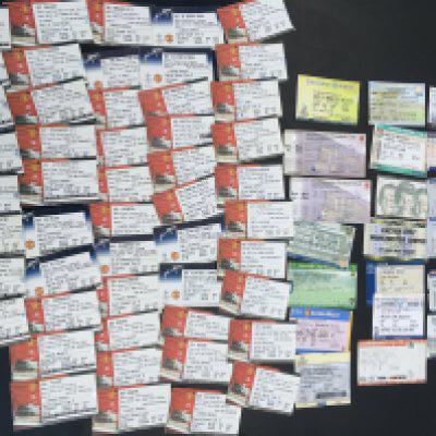 2004/2005 Manchester United Football Tickets: 50 home tickets and 20 away tickets in good condition with duplication. (70)