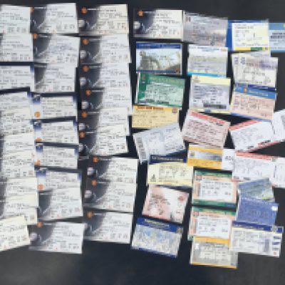 2005/2006 Manchester United Football Tickets: 29 home tickets and 25 away tickets in good condition with duplication. (54)