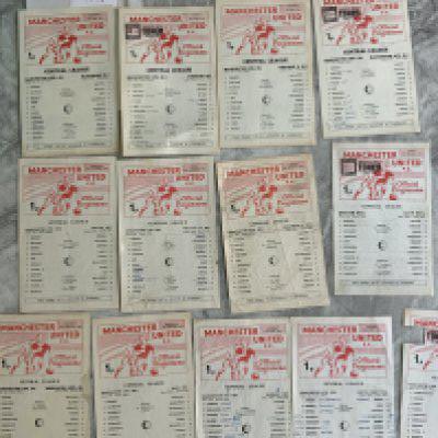 70/71 + 71/72 Manchester United Reserve Home Football Programmes: Single sheets in good condition with 4 from 70/71 and 9 from 71/72. Central League matches with 6 having team changes and 1 having token missing. (13)