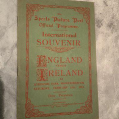 1914 England v Ireland Football Programme: Full International played at Ayresome Park Middlesbrough. This is a very attractive programme with 28 pages. No writing.