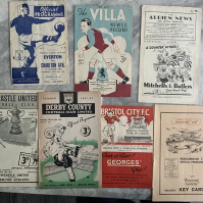 Charlton Away Football Programmes: 46/47 Everton, 48/49 Aston Villa, 50/51 West Brom, 51/52 Newcastle, Derby, Bristol City friendly, 53/54 Middlesbrough. Very good. (7)