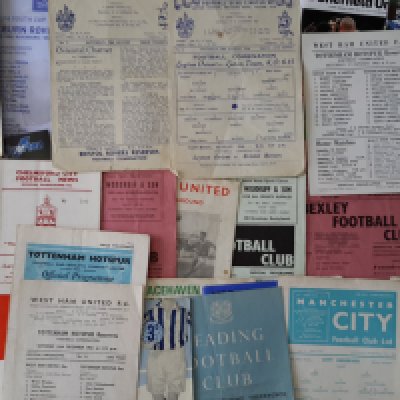 Reserves + Youth Football Programmes: Includes 51/52 Reading v Cardiff, 54/55 Southend v Watford, 58/59 West Brom v Bury, Orient v Luton and Bristol Rovers. C/W some Bexley programmes and handbooks. Fair/good with instructions to sell. (41)