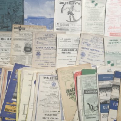 Non League 1960s Football Programmes: Good selection of Romford and a wide variety of other clubs from the 60s or earlier. Good condition spanning the whole decade. (Est 140+)