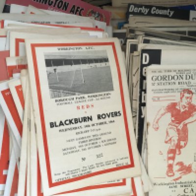 Workington Mansfield + Derby Football Programmes: 145 Workington from the 50s to the 70s, 85 Derby from the 50s + 60s plus over 70 Mansfield from the 60s and 70s. Overall fair/good with some early Workington having scores to cover. (box)