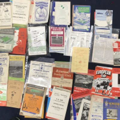 1950s + 1960s Football Programmes: Varied programmes mainly from the 1950s and 60s. Features Big Match, Non League, International matches. Well worth a look as many unusual programmes. (370)