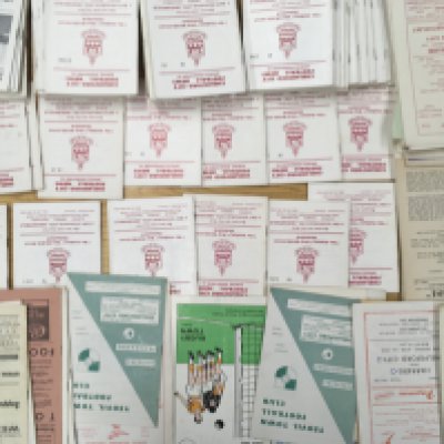 Chelmsford City Football Programmes: 136 homes and 34 aways from 55/56 to 66/67. 40 are from the 50s. Good condition. (170)