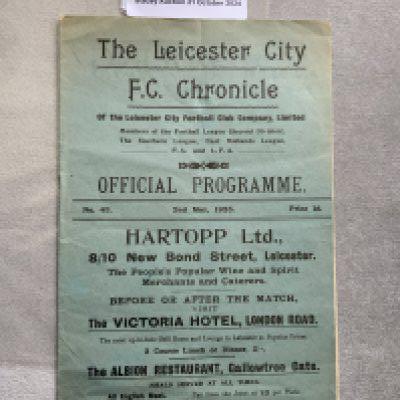 1924 - 1925 Leicester City v Stockport County Football Programme: Good condition second division match with no team changes. Folding. Leicester were champions.