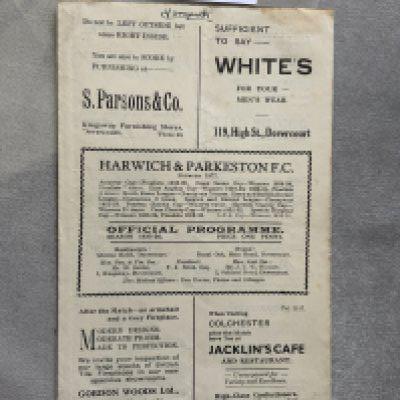 35/36 Harwich + Parkeston v Great Yarmouth Football Programme: Gatefold programme from the Eastern Counties League. Yarmouth written to cover and team changes inside.
