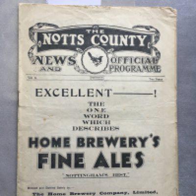 25/26 Notts County v Fulham Football Programme: Fair/good condition division one match with no team changes. Creasing. Notts County relegated.
