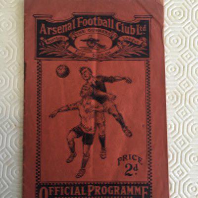 1938 England v Italy Football Programme: Fair condition played at Arsenal. No team changes. Light fold and red dye throughout programme from cover bleed.