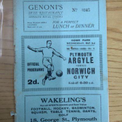 38/39 Plymouth Argyle v Norwich City Football Programme: Fair condition with no team changes although spine has some wear and tiny paper loss to rear edge. League match dated 3 5 1939.