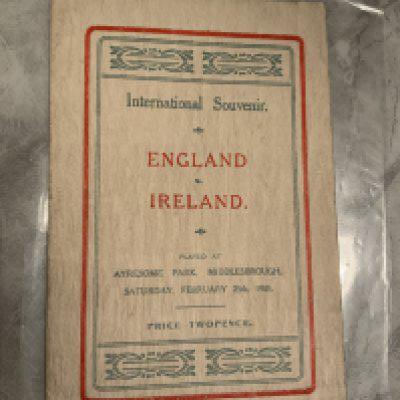 1905 England v Ireland Football Programme: Full international played at Ayresome Park Middlesbrough. Excellent condition rare programme with no team changes.