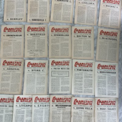 Charlton 48/49 Complete Home Football Programmes: Excellent condition full set of league homes. (21)
