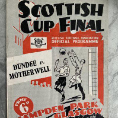 1952 Scottish Cup Final Football Programme: Dundee v Motherwell played at Hampden Park. Very good condition with no team changes.